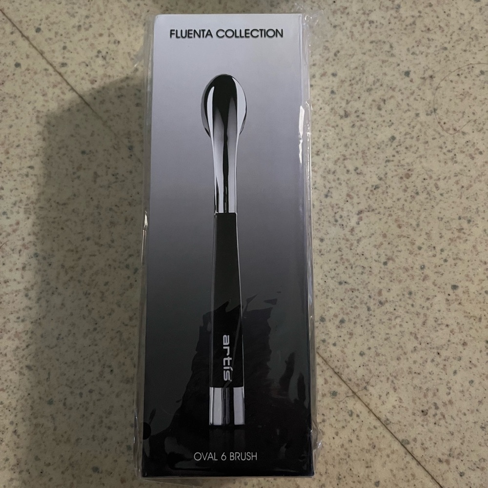 Artis Fluenta Oval 6 Brush